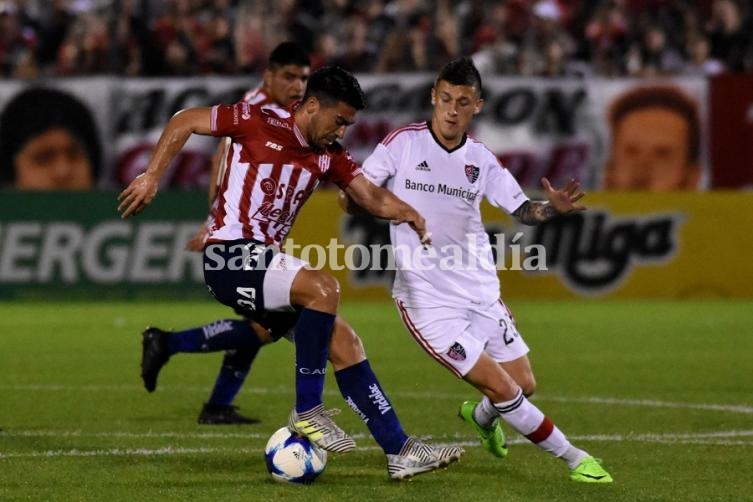 Unión y Newell's, a mano en el debut