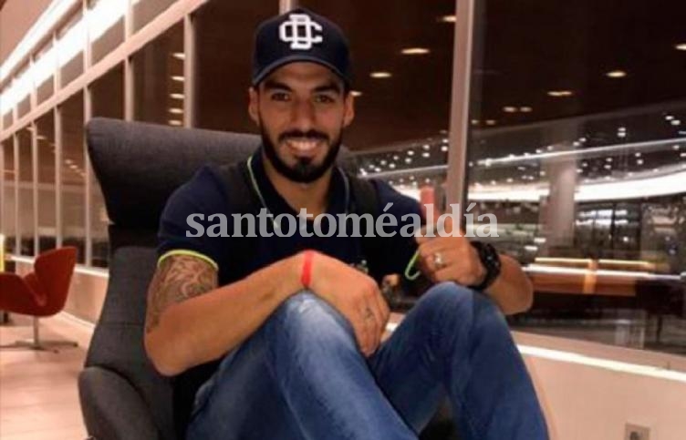 Suárez llegó a Montevideo y entusiasma a Uruguay