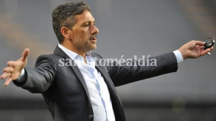 Vivas renunció tras la derrota ante Colón