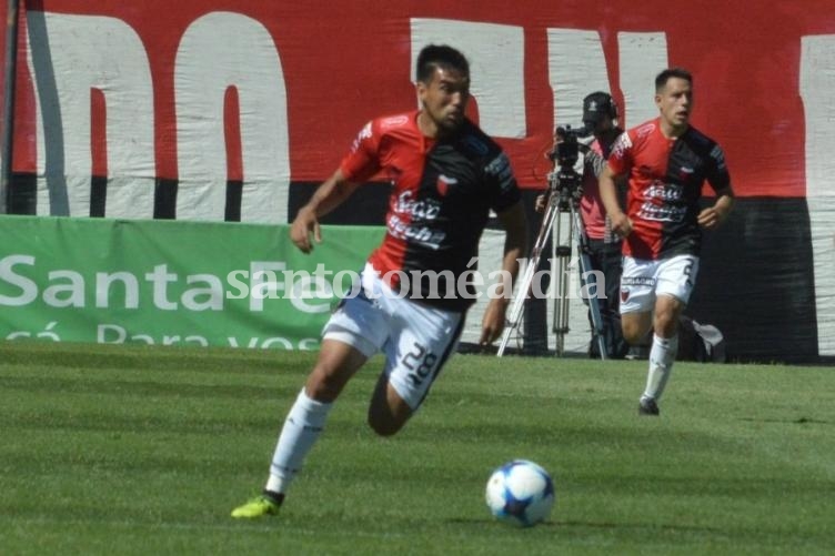Colón abre la fecha en una cancha esquiva