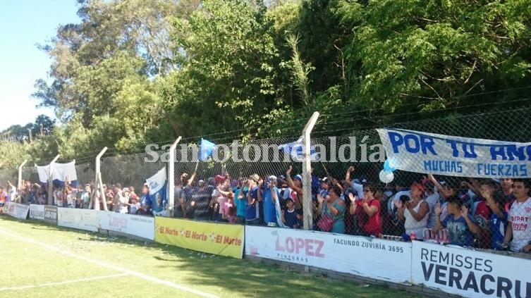 Una multitud acompañó a Atenas en el Predio de la Liga.