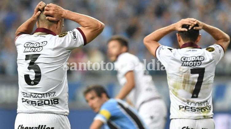 A Lanús se le escapó en el final