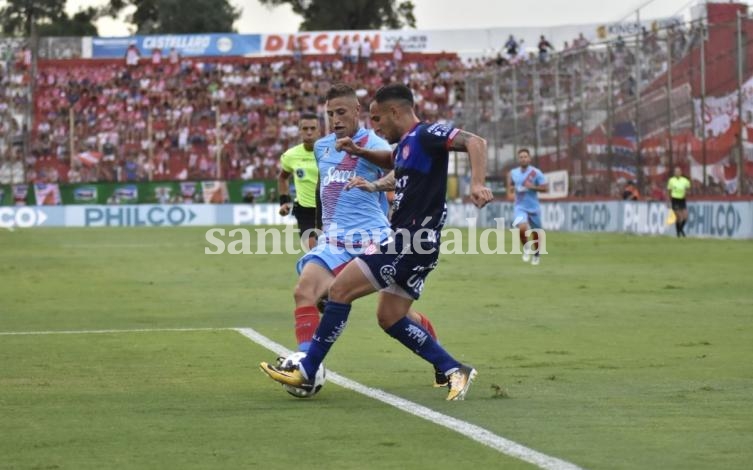 Unión no pudo salir del cero ante Arsenal.