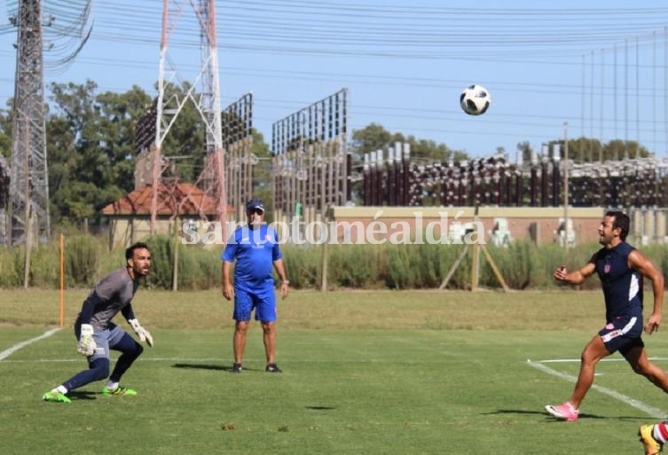 Gamba hace todo para estar en el clásico