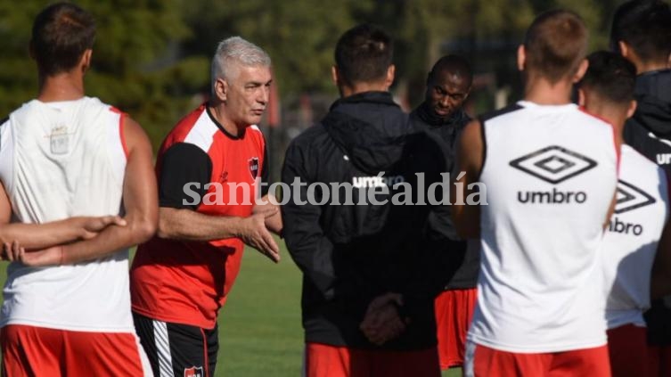Arrancó la era De Felippe en Newell's