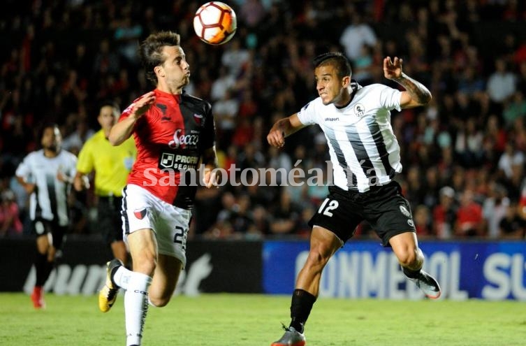 Colón ganó sin sobresaltos y pasó a la segunda ronda.
