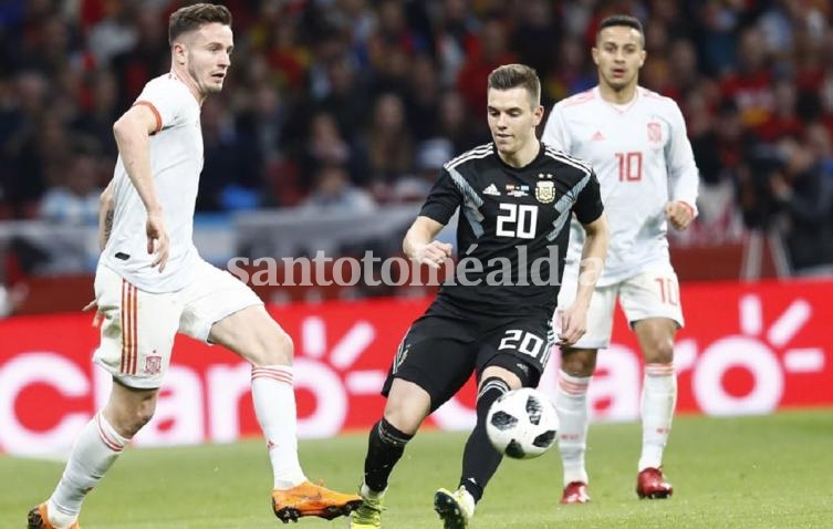 Lo Celso, de los poquitos rescatables en el primer tiempo.