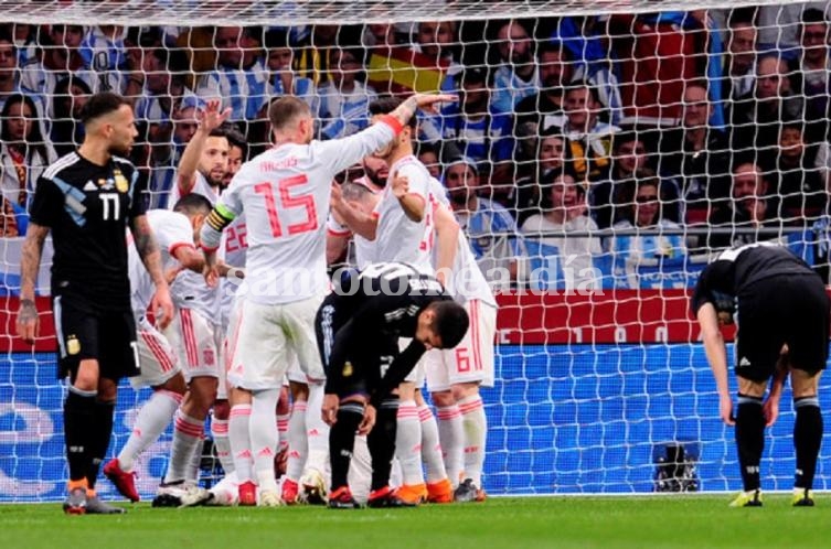 La selección la pasó mal ante un rival superior.
