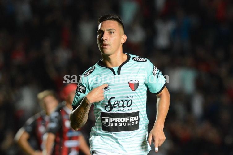 Colón: Le prenden velas a Javier Correa