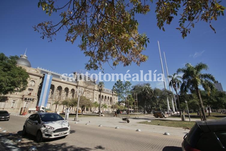 La provincia anunció que descontará los días no trabajados a los agentes públicos