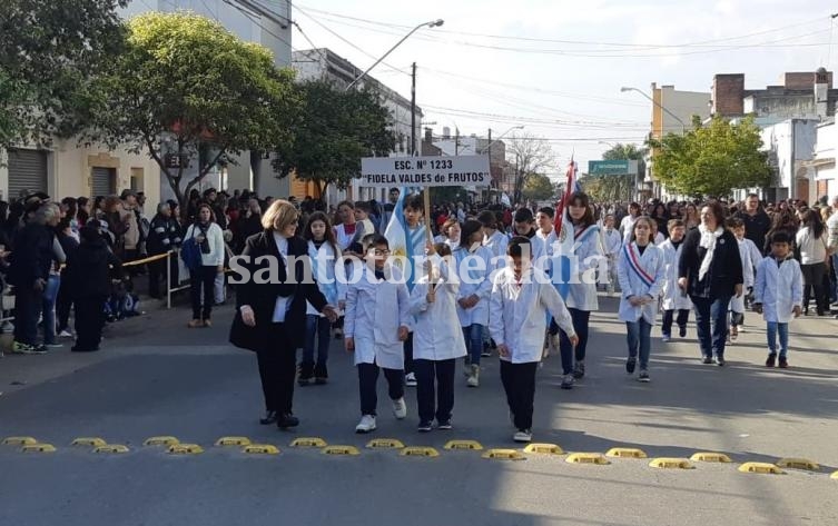 Instituciones de la ciudad participaron del desfile cívico militar.