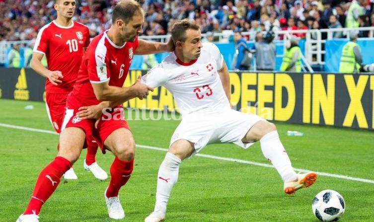 Suiza ganó de manera agónica.
