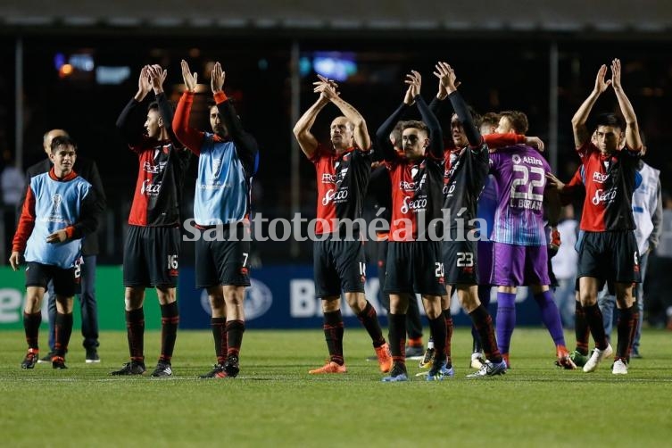 Colón festeja un triunfo histórico en el mítico estadio Morumbí de San Pablo.
