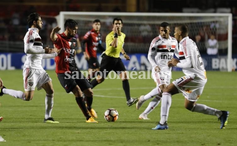 Colón festeja un triunfo histórico en el mítico estadio Morumbí de San Pablo.