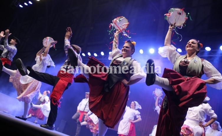 Exitosa fiesta de las colectividades en Santa Fe