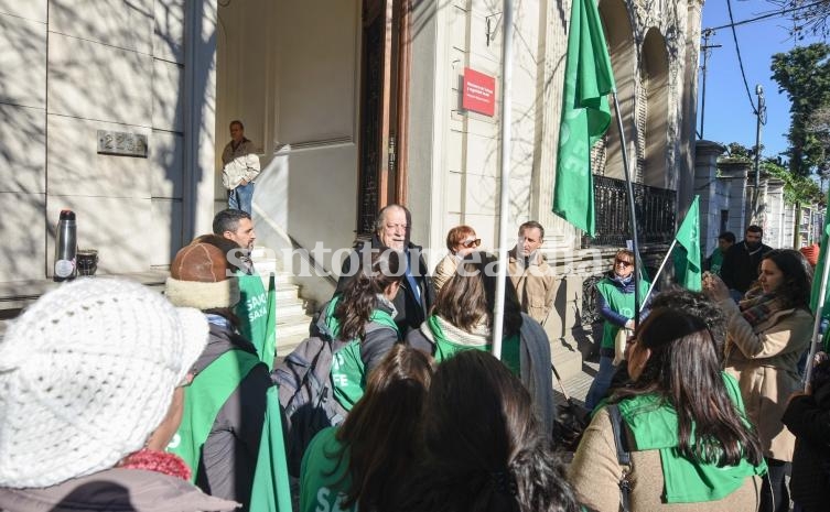 Sadop denunció al Arzobispado en el Ministerio de Trabajo