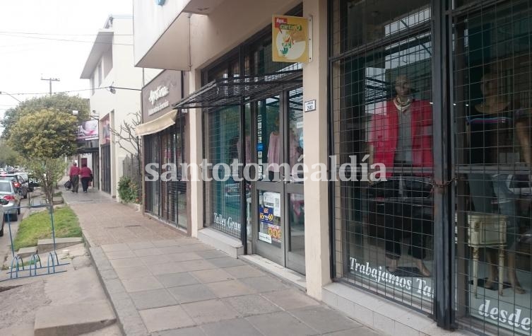 Advierten 100 mil comercios y pymes están en 