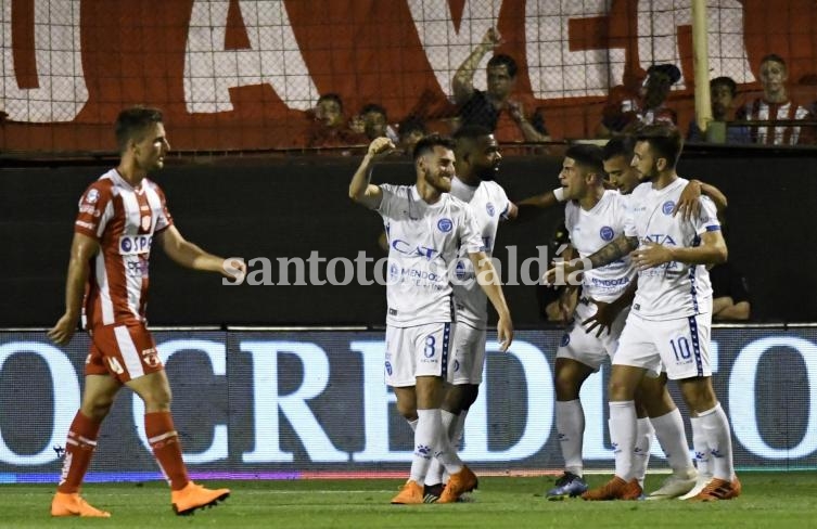 Godoy Cruz pisó fuerte en Santa Fe.