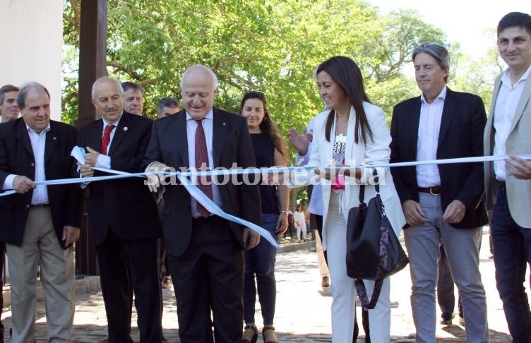 Lifschitz encabezó el acto por el 445° aniversario de la fundación de Santa Fe