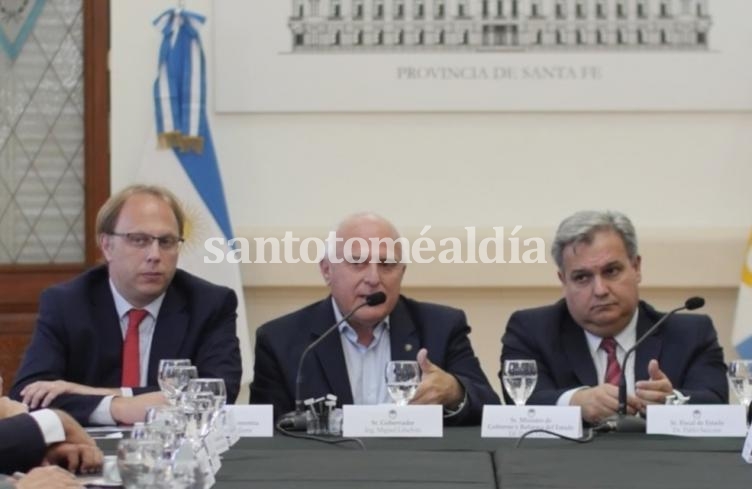Transfieren fondos por 400 millones de pesos a municipios y comunas
