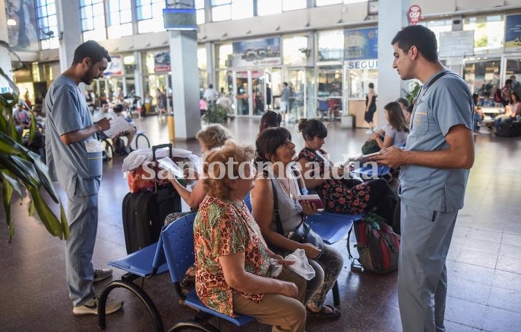 Santa Fe: Refuerzan campaña contra el dengue en la terminal