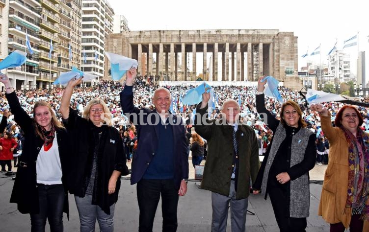 Lifschitz participó en Rosario de la Promesa de Lealtad a la Bandera