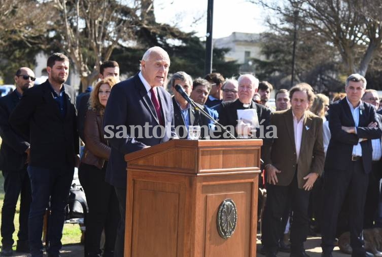 Lifschitz encabezó el acto por el aniversario del fallecimiento del general San Martín