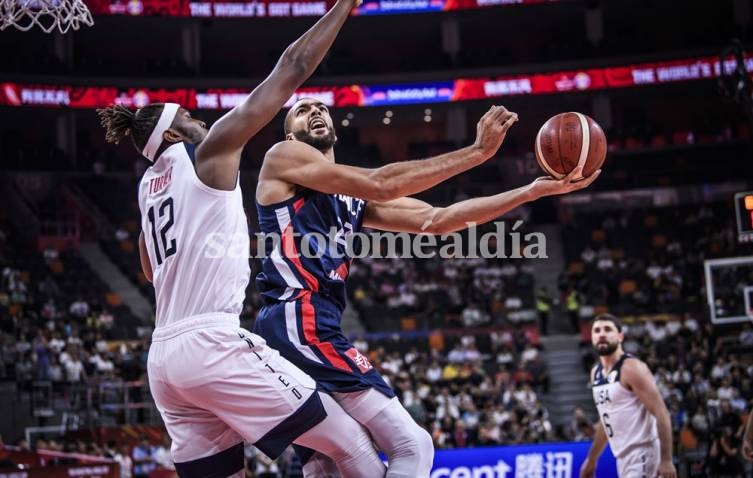 Francia consiguió un triunfo histórico ante Estados Unidos. (Foto: FIBA)