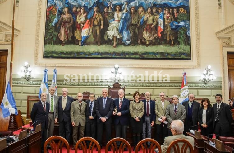 La Cámara de Diputados distinguió a miembros de la Academia de Ciencias Médicas