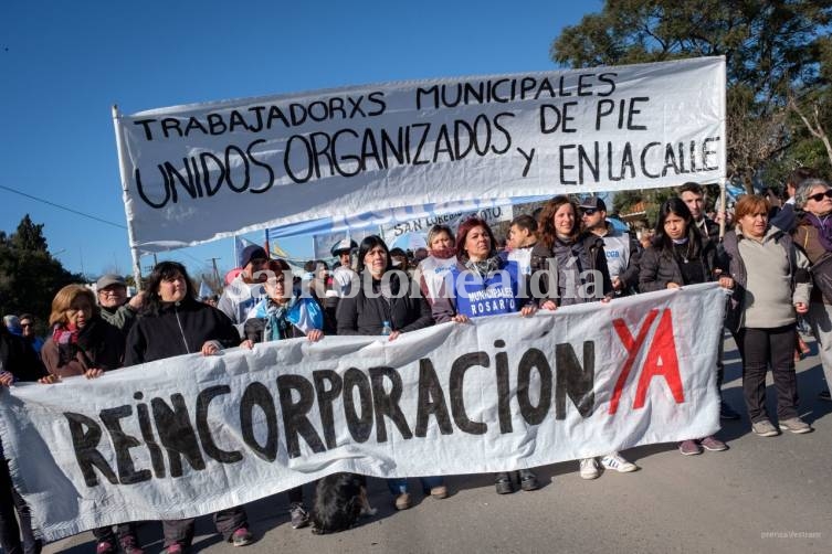 Rechazan nombramientos de personal político en la planta permanente de municipios