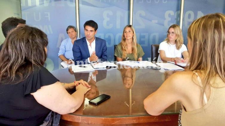 Impuesto PAIS: diputados radicales proponen medidas para proteger a las agencias de turismo pymes