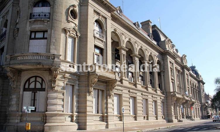 Pese al anuncio de Nación, no hay cambios en la jornada laboral de la administración pública santafesina