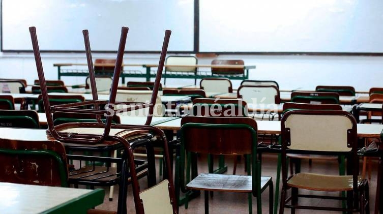 Los docentes santafesinos tendrán que concurrir a las escuelas, con horarios más flexibles