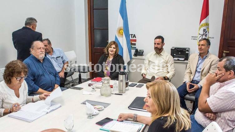 Sin propuesta salarial, la paritaria docente pasó a cuarto intermedio