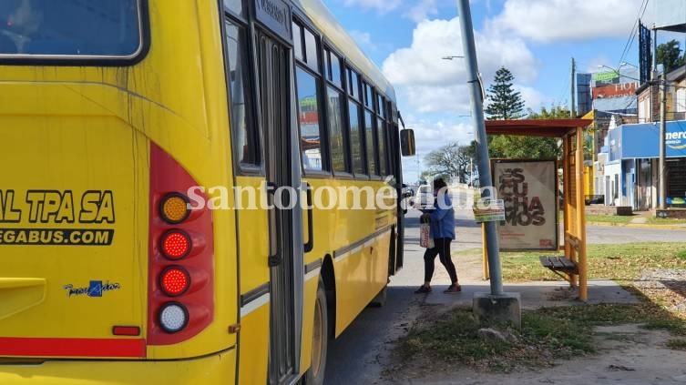 Se levantó el paro y los colectivos volverán a circular desde la hora 0 de este martes