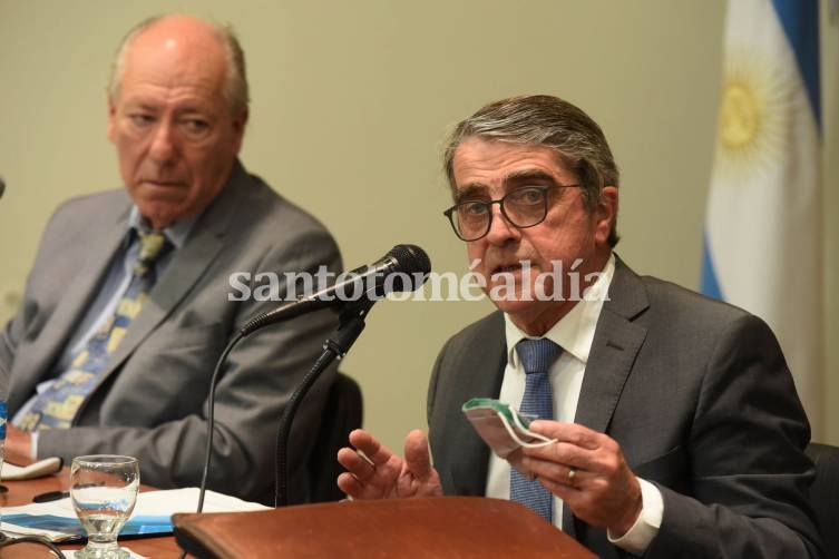 Los senadores escucharon a los fiscales pero trabarían el desafuero de Traferri