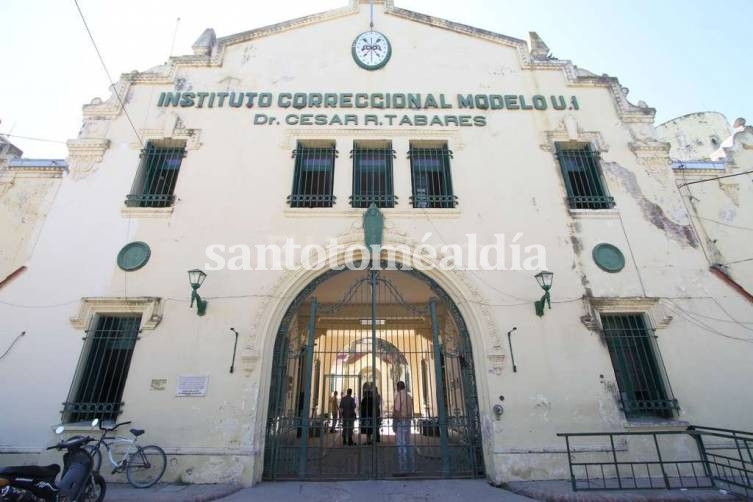 Denuncian despidos arbitrarios de profesionales de la salud en el servicio penitenciario