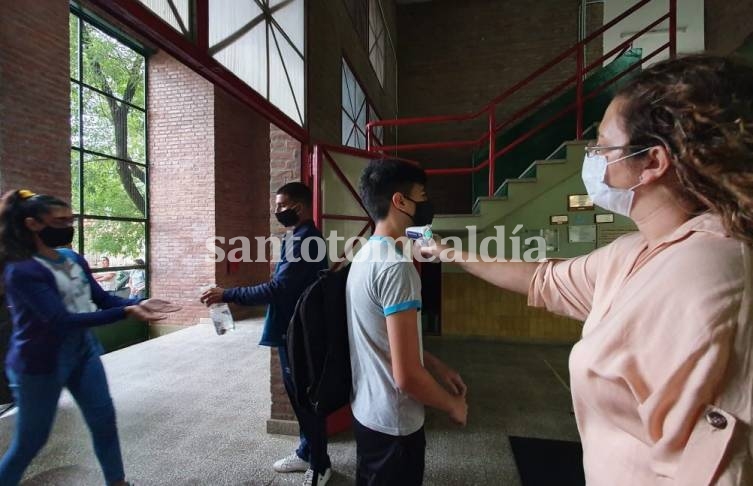AMSAFE pide la suspensión de las clases presenciales en las ciudades donde hubo un crecimiento exponencial de contagios