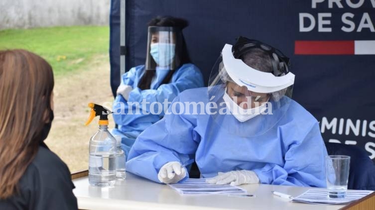 Se dispuso la reducción de los días de aislamientos para pacientes positivos y contactos estrechos