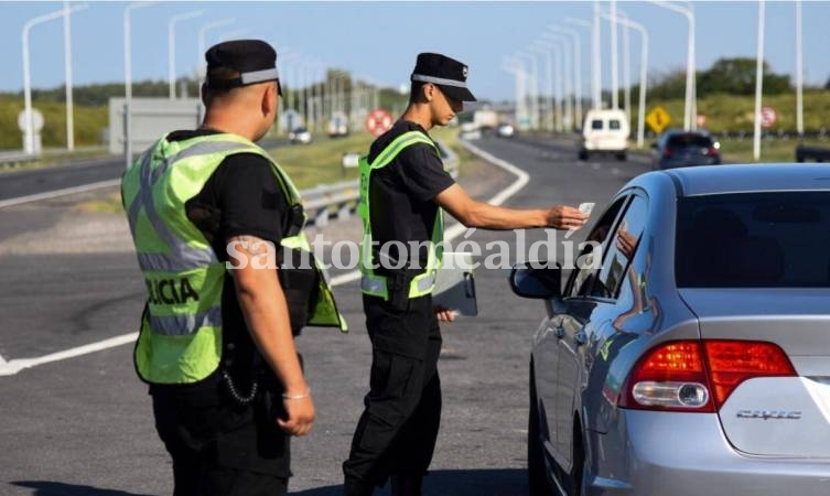 Imputaron a dos jefes policiales y a tres agentes de Seguridad Vial por ilícitos cometidos en rutas del centro norte provincial