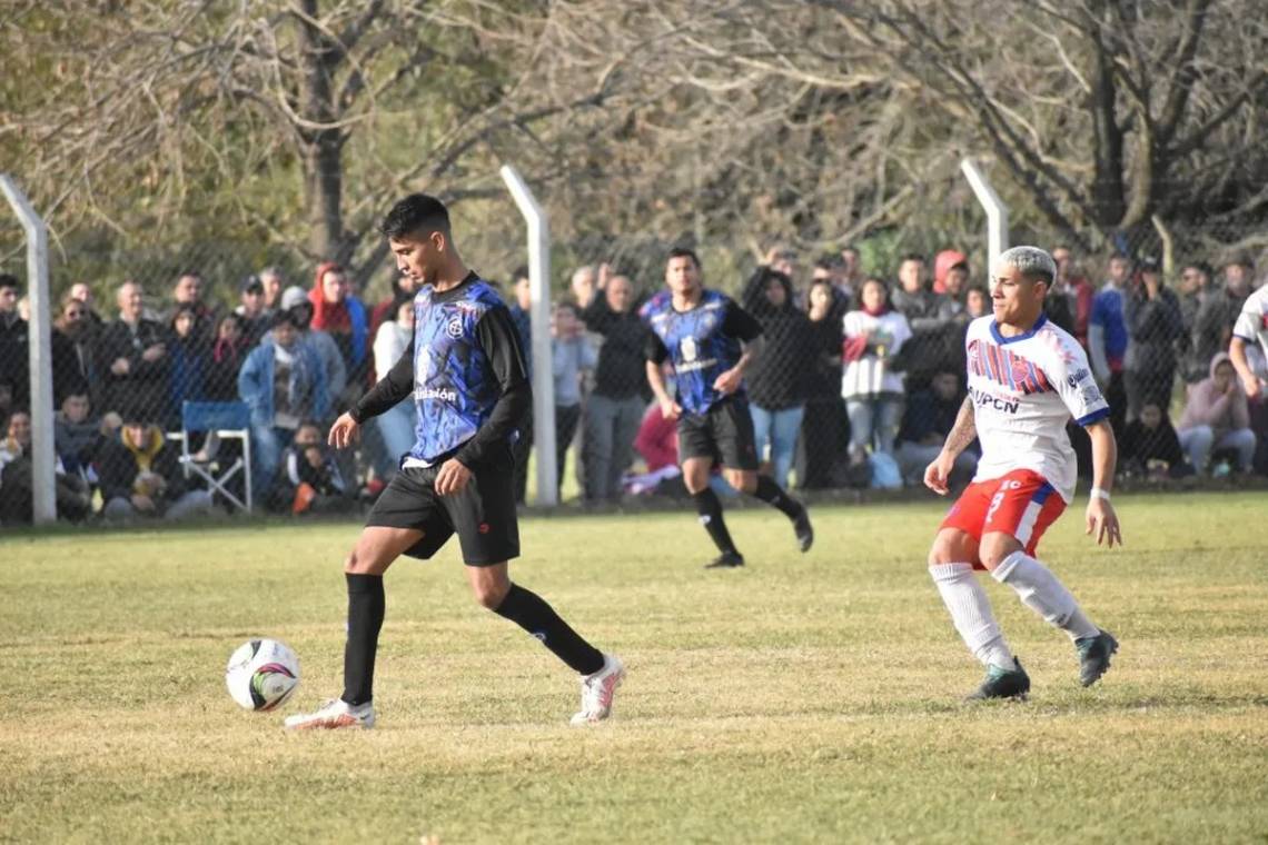 Liga Santafesina: Vecinal Gálvez y Academia AC juegan un partido clave