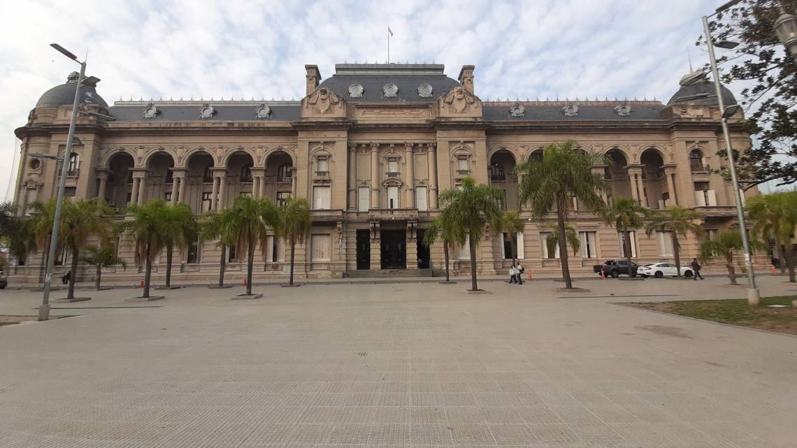 La Ley Tributaria de Pullaro prevé un aumento del 146,5% para el impuesto inmobiliario