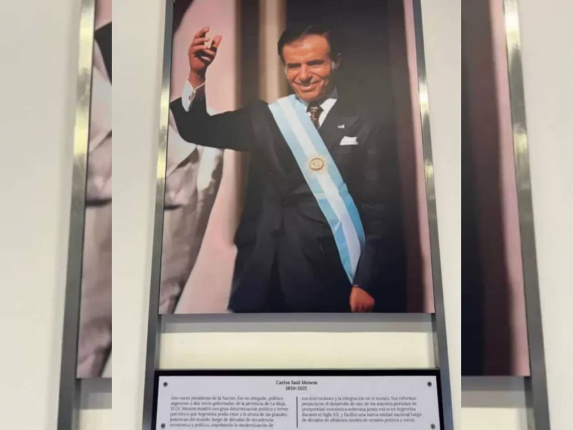 El próximo paso del Gobierno de Milei en la reivindicación de Menem: la colocación de su busto en la Casa Rosada. (Foto: NA)