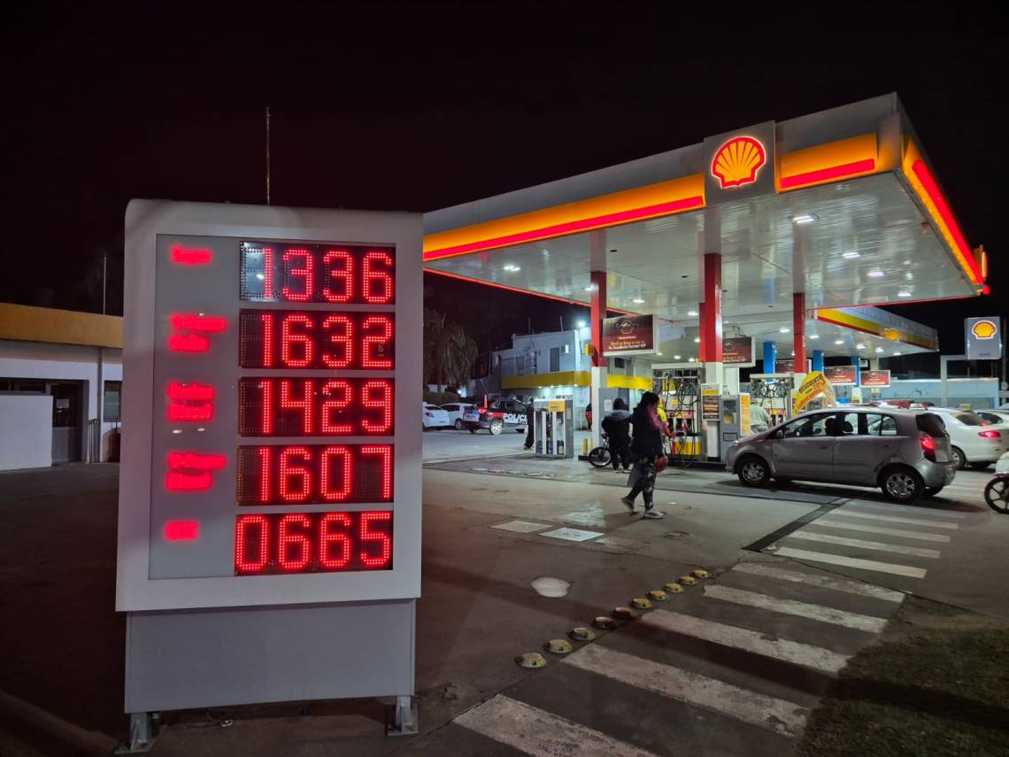 Shell ajustó el precio de la nafta Súper en su estación de Hernandarias. (Foto: STD)