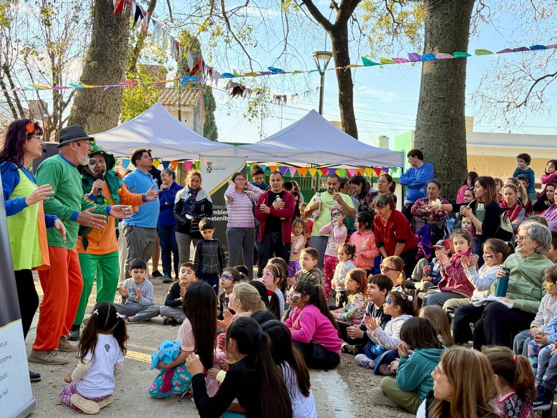 “Siestas Divertidas”: juegos, cultura y chocolate caliente en la Plaza Belgrano. (Foto: MST)