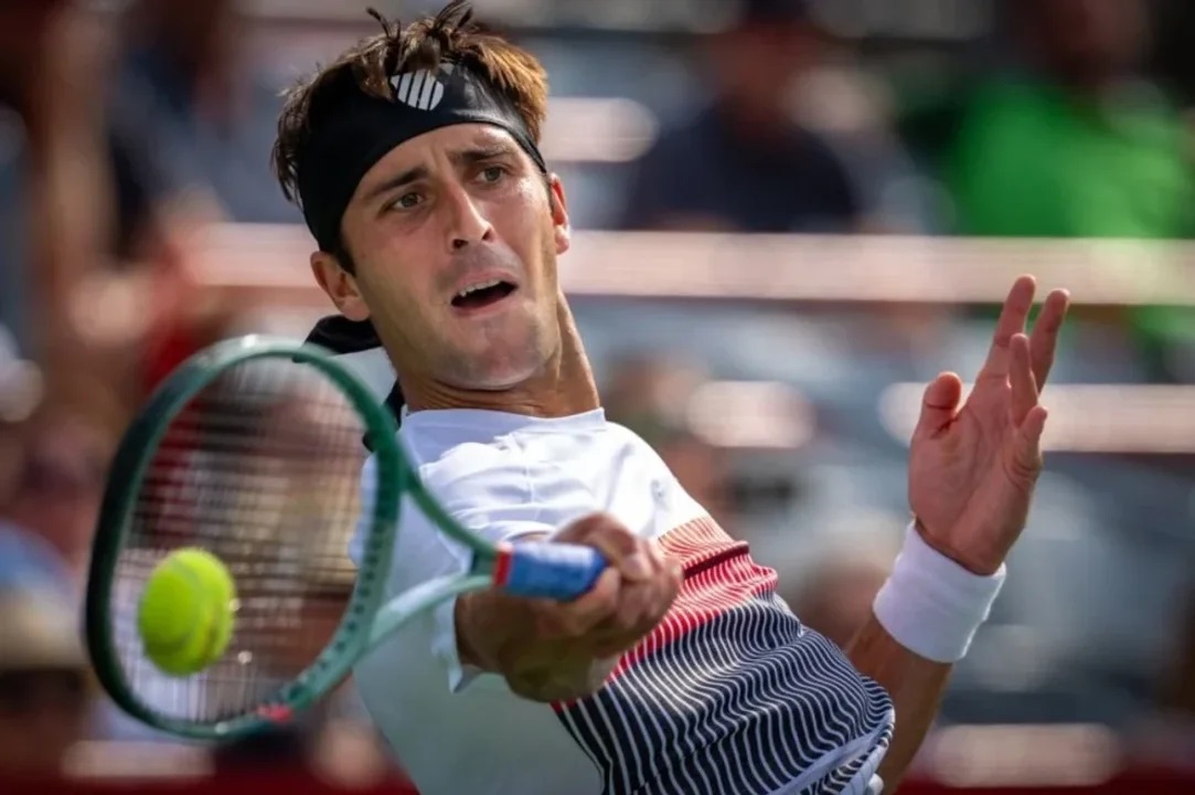 Etcheverry avanzó a la tercera ronda del Abierto de Australia