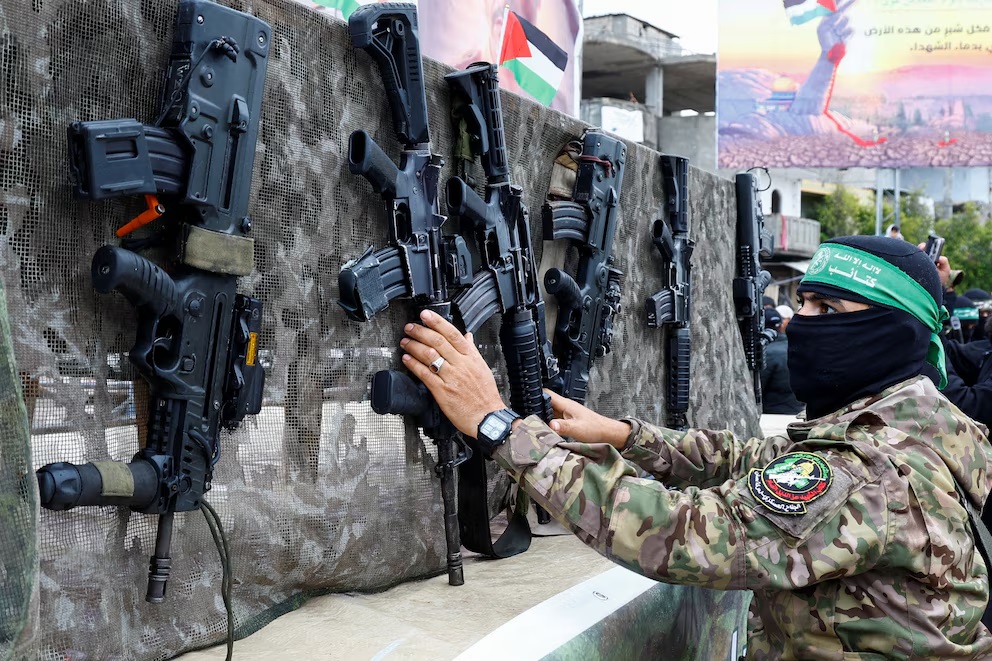 Israel emplaza a Hamas para que entregue su armamento y advierte que retomará la ofensiva militar si eso no sucede. (Foto: Reuters)