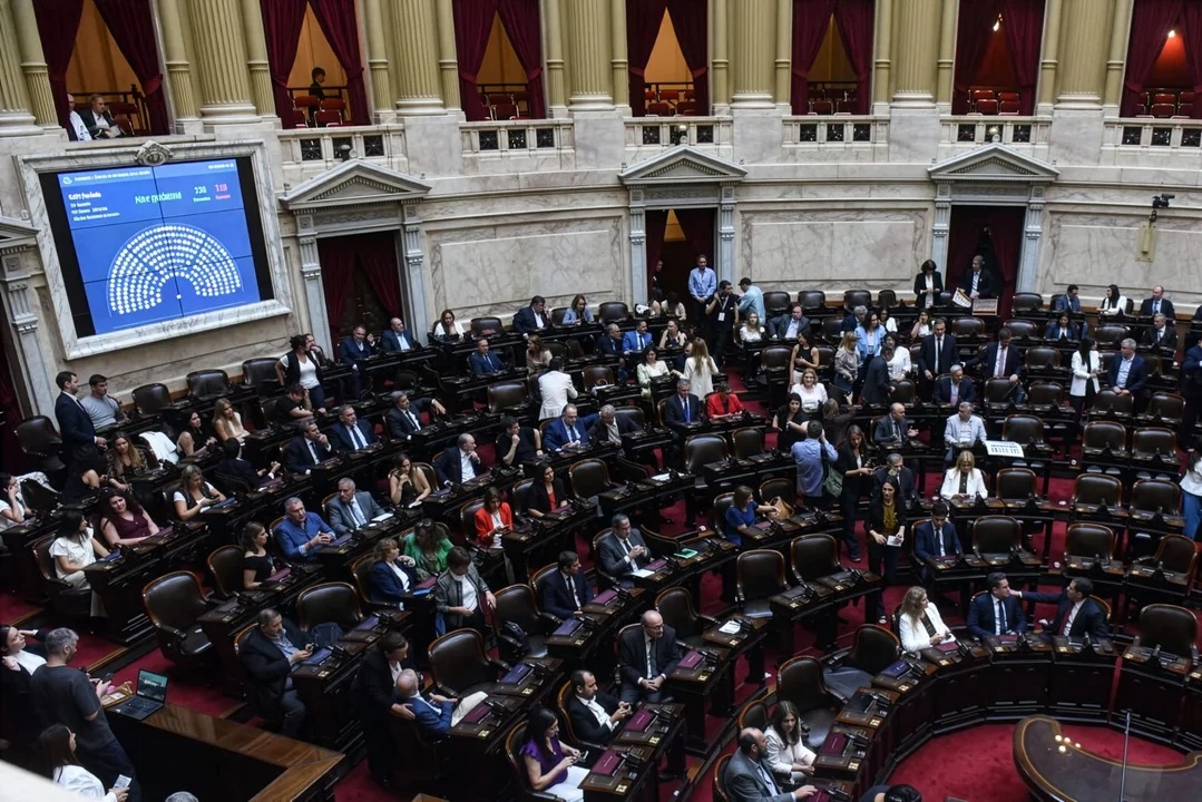 El oficialismo busca mantener la agenda en el Congreso y que la reforma laboral se apruebe en extraordinarias.