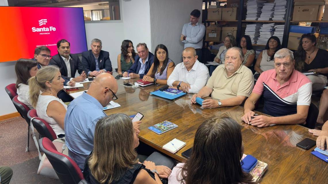 La reunión paritaria dejó inconformidad entre los gremios docentes. 