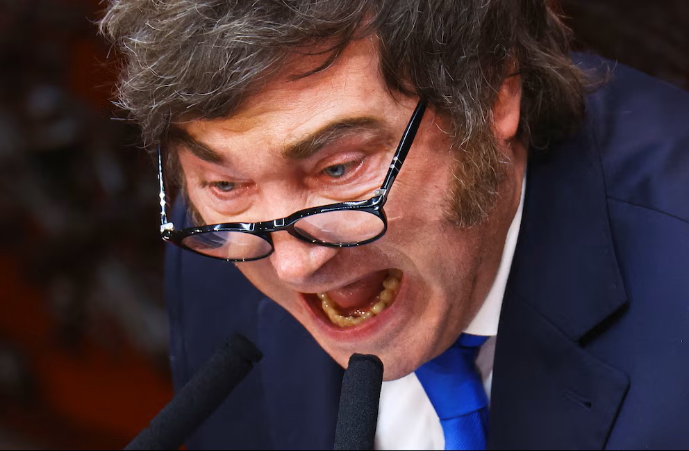 Milei abrió las sesiones con anuncios de reformas y duros cruces con la oposición. (Crédito: REUTERS/Agustin Marcarian)